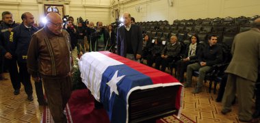 Los restos de Neruda llegan al Congreso chileno, donde serán velados