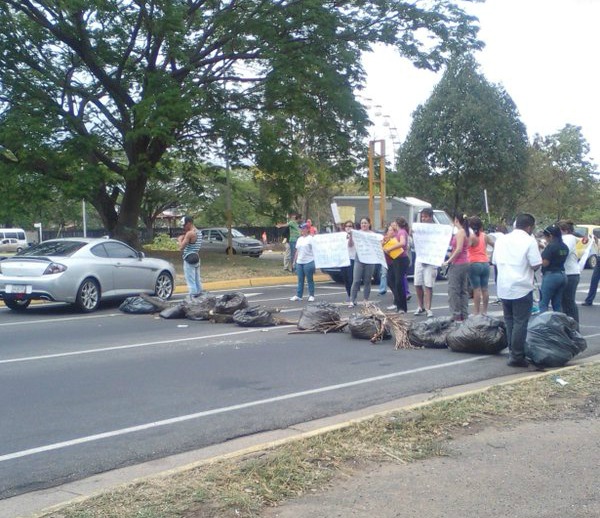 Guayana manifiesta por fallas en los servicios básicos