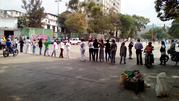 Personal médico del Hospital Periférico de Coche exige pago salarial