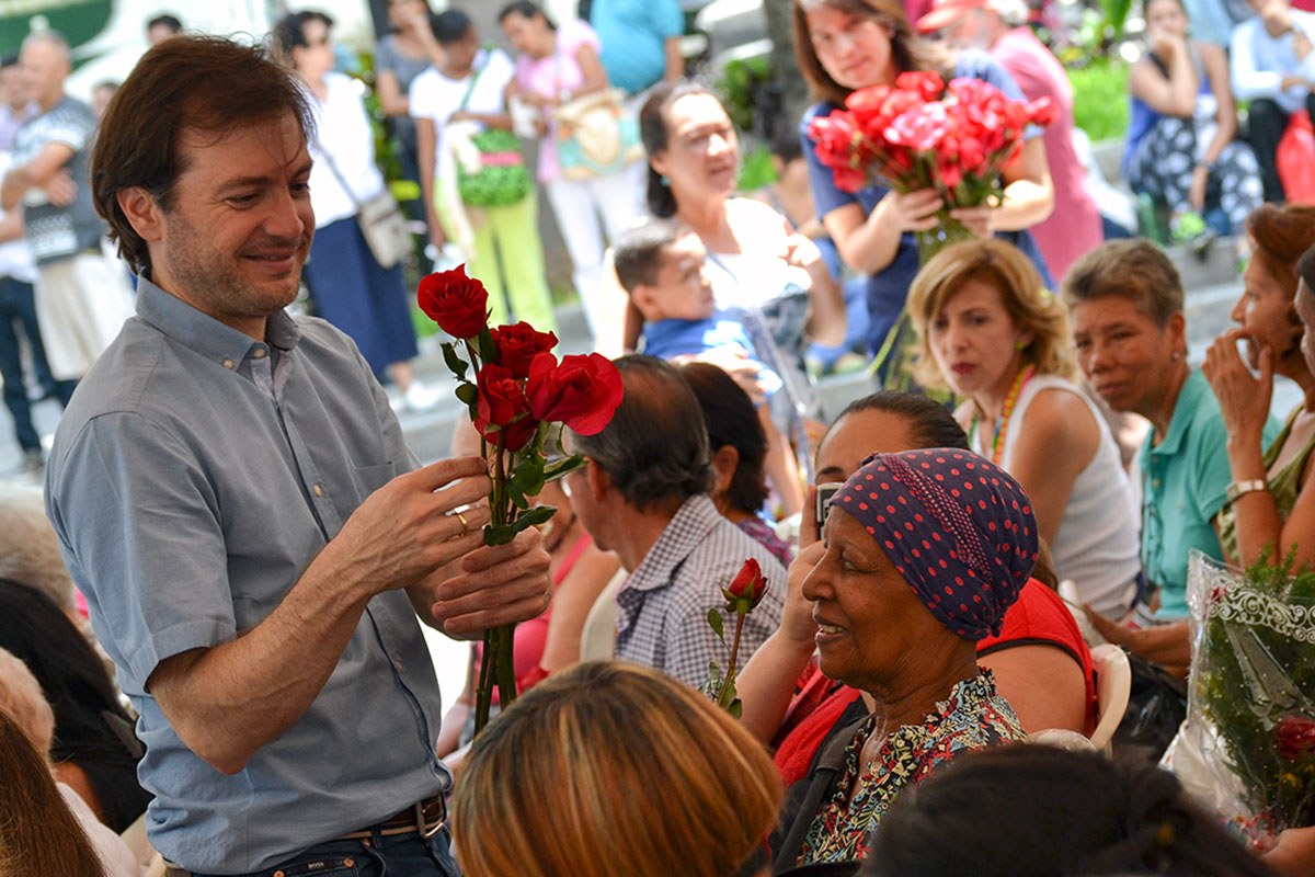 Muchacho: Nuestras madres están en colas y no con sus familias