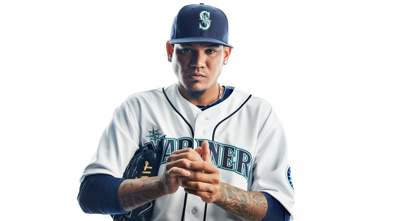 Félix Hernández superó marca histórica de Jamie Moyer