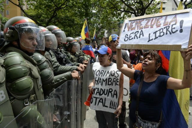 Oficialismo y CNE han impuesto 13 trabas al referéndum