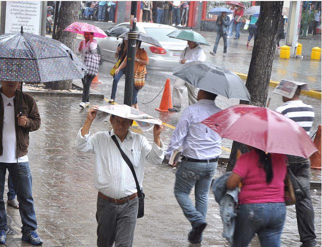 Sábado de abundante nubosidad con precipitaciones en gran parte del país