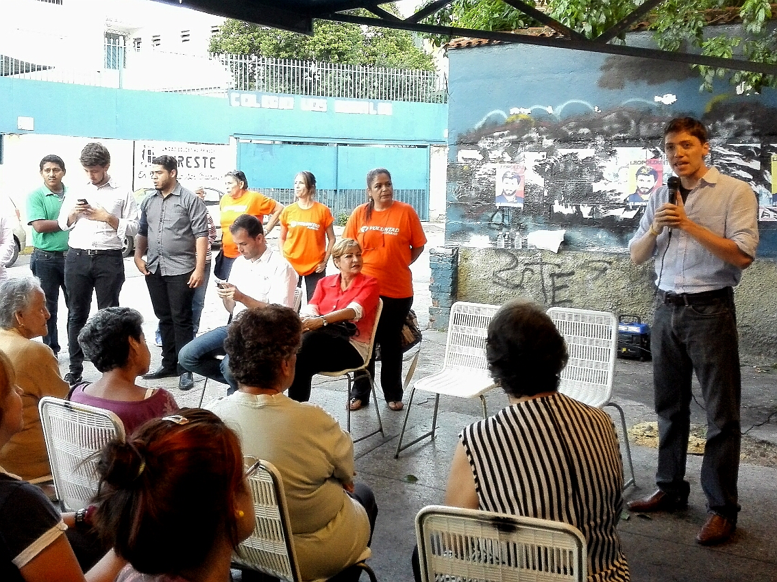 Giménez: Mientras Jorge Rodríguez intenta impedir el Revocatorio, las calles de Libertador se atiborran de basura