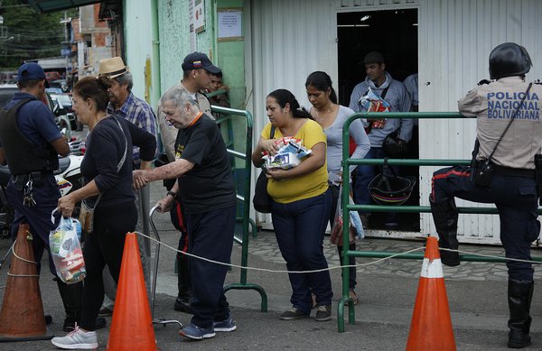 Un total de 581 sacos de arroz saquearon a gandola en Barrancas