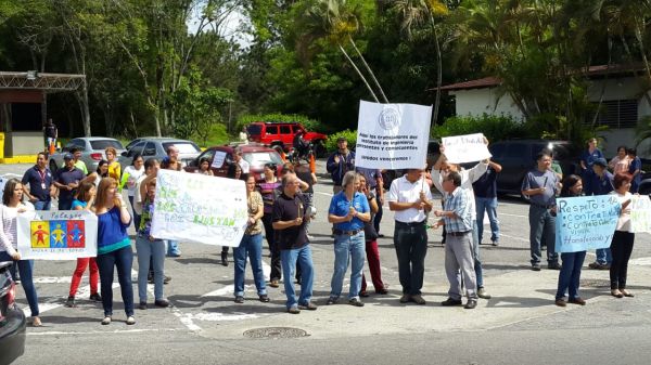 Trabajadores Fundación Instituto de Ingeniería protesta (1)