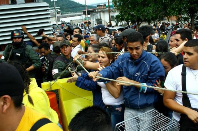 La situación se volvió incontrolable. (Foto Omar Hernández- La Nación)