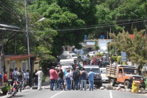 Habitantes de Capacho trancaron las vías por falta de alimentos