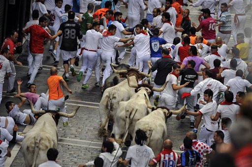 Encierros en España dejan un muerto y dos corneados