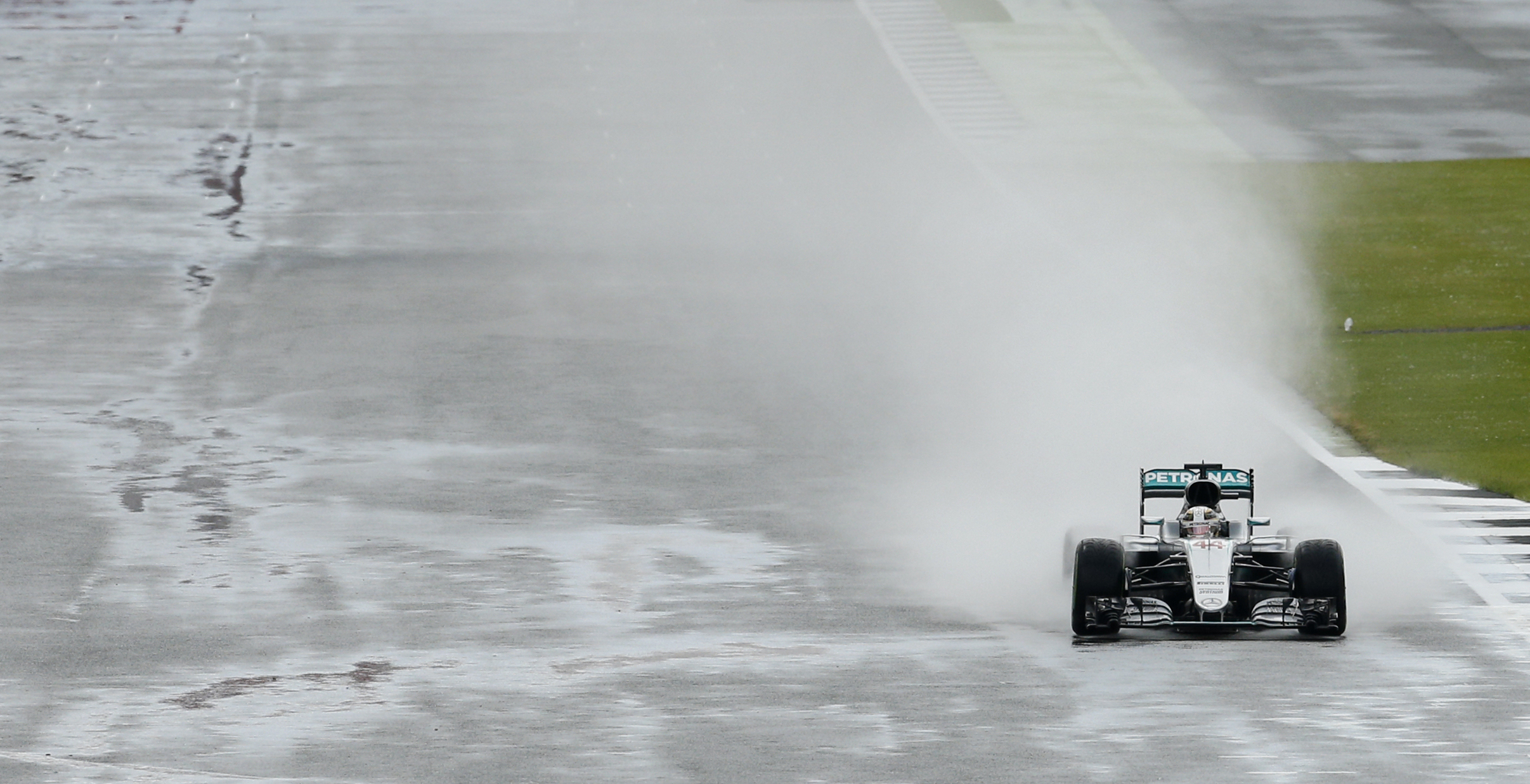 Lewis Hamilton gana el Gran Premio de Gran Bretaña