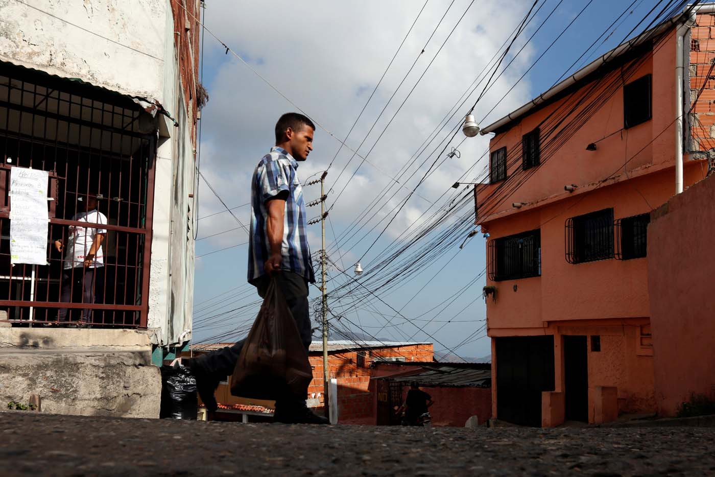 Ocho de cada diez venezolanos están de acuerdo con el diálogo, según Hinterlaces