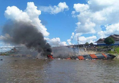 Un muerto y varios desaparecidos por explosión en crucero en río Amazonas en Perú