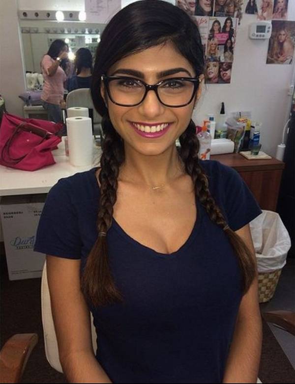 Mia Khalifa (30)