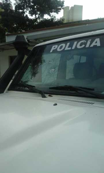 Ataque armado, unidad policial impactada (1)