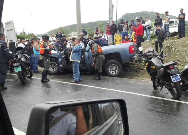 Accidente en la autopista Caracas – La Guaira dejó un fallecido
