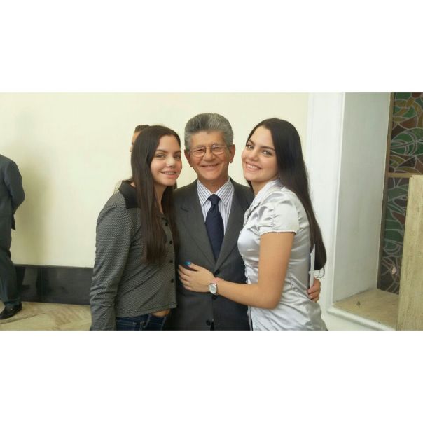 Dip. Henry Ramos Allup con Estefania y Natasha Salame