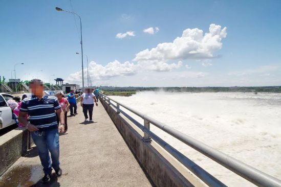 Acuchilló y degolló a su esposa frente a su hijo de 5 años en San Félix