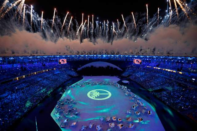 2016 Rio Olympics - Opening ceremony - Maracana - Rio de Janeiro, Brazil - 05/08/2016.  Fireworks explode during the opening ceremony.       REUTERS/Pawel Kopczynski  FOR EDITORIAL USE ONLY. NOT FOR SALE FOR MARKETING OR ADVERTISING CAMPAIGNS.