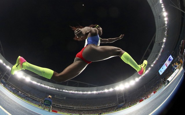 2016 Rio Olympics - Athletics - Final - Women's Triple Jump Final - Olympic Stadium - Rio de Janeiro, Brazil - 14/08/2016.   Caterine Ibarguen (COL) of Colombia competes. REUTERS/Phil Noble  TPX IMAGES OF THE DAY  FOR EDITORIAL USE ONLY. NOT FOR SALE FOR MARKETING OR ADVERTISING CAMPAIGNS.