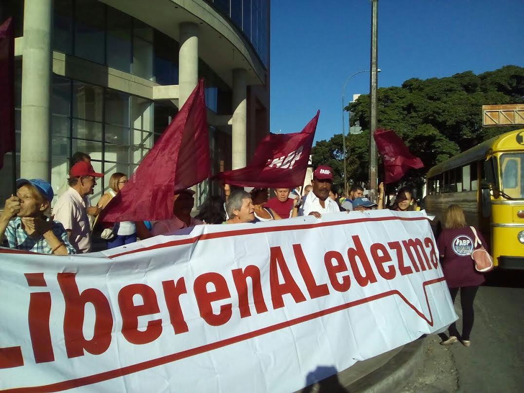 Desde el municipio Sucre el Bravo Pueblo alzó un grito por Ledezma y exigió Revocatorio