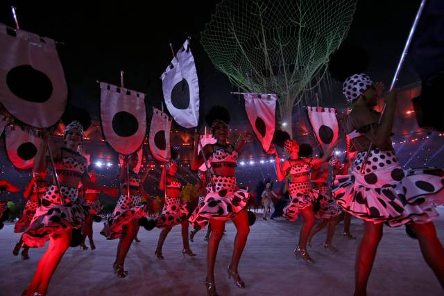 REFILE - CORRECTING BYLINE2016 Rio Olympics - Closing ceremony - Maracana - Rio de Janeiro, Brazil - 21/08/2016. Performers take part in the closing ceremony. REUTERS/Stoyan Nenov FOR EDITORIAL USE ONLY. NOT FOR SALE FOR MARKETING OR ADVERTISING CAMPAIGNS.