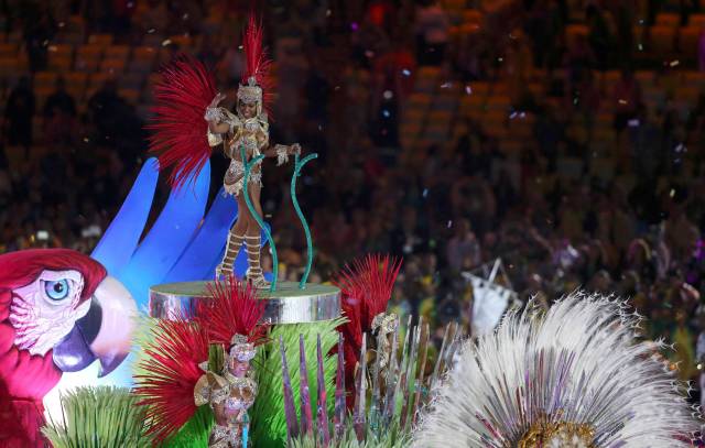 2016 Rio Olympics - Closing ceremony - Maracana - Rio de Janeiro, Brazil - 21/08/2016. Performers take part in the closing ceremony. REUTERS/Marcos Brindicci FOR EDITORIAL USE ONLY. NOT FOR SALE FOR MARKETING OR ADVERTISING CAMPAIGNS.