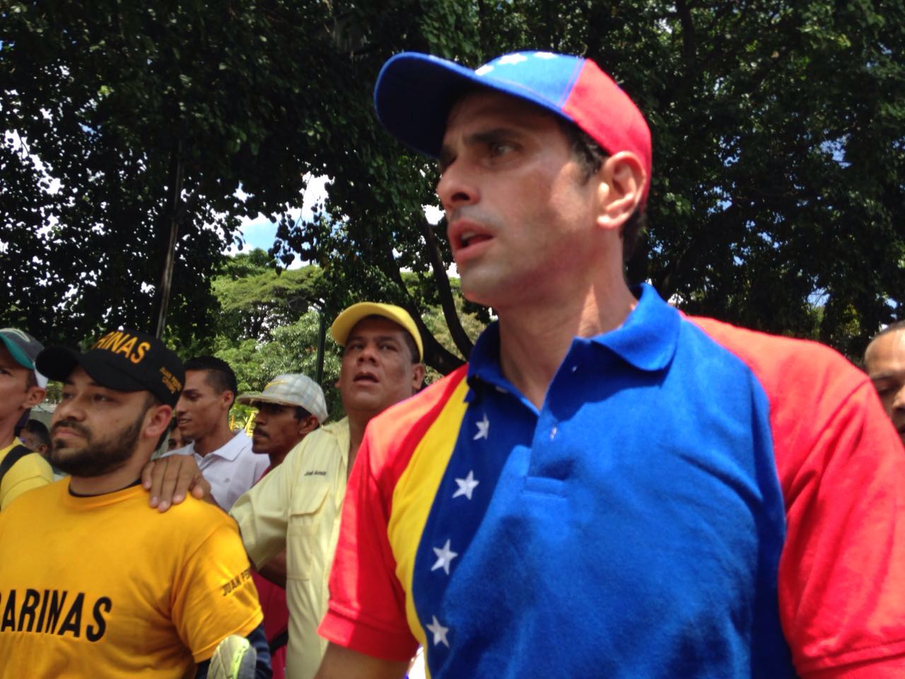 Capriles: El gobierno quiere halarnos hacia la crisis económica, que pase el tiempo y nada cambie