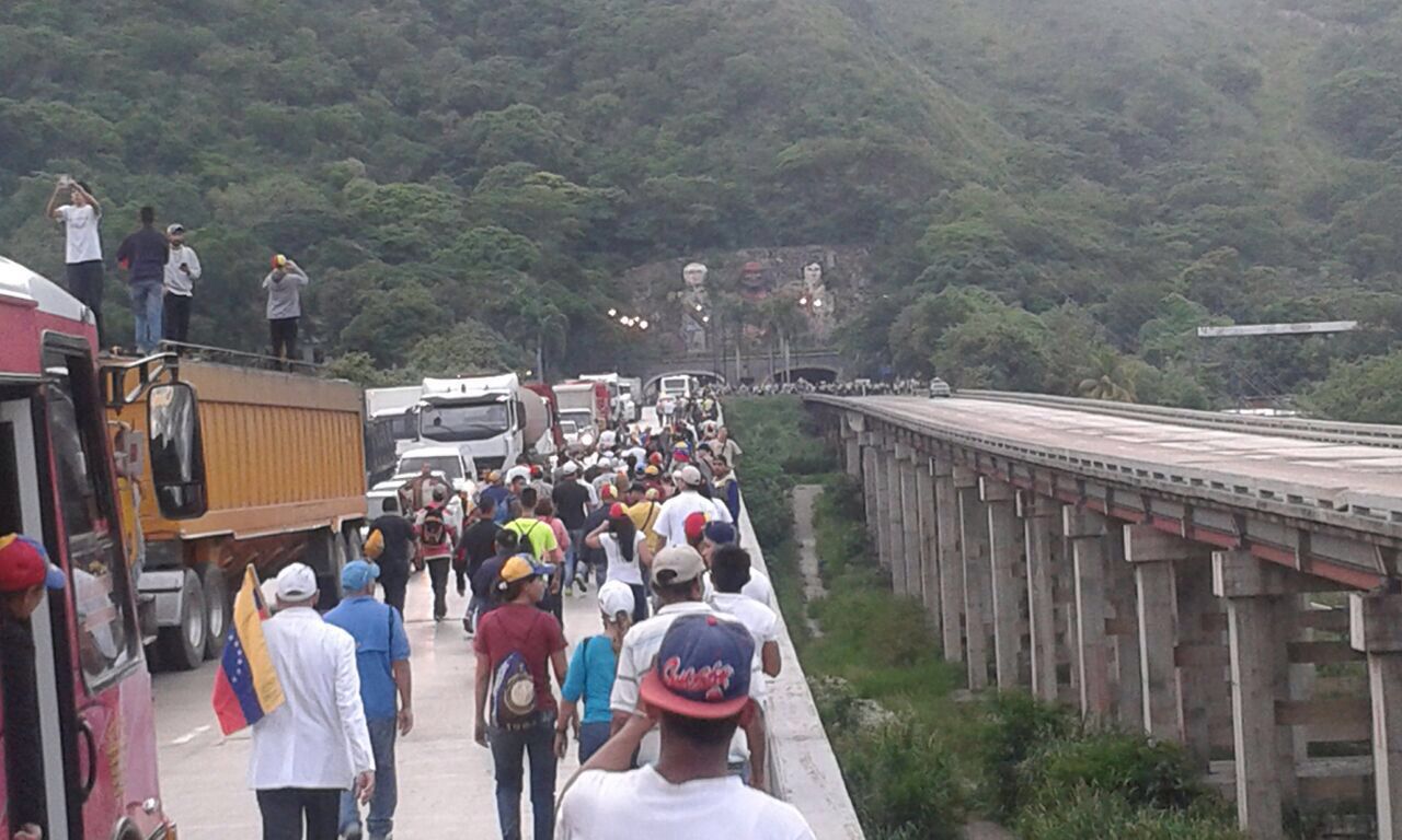 Zulianos también están retenidos en el túnel La Cabrera