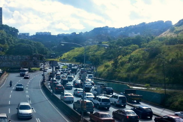 Cerrada la Autopista Prados del Este por manifestación #2S