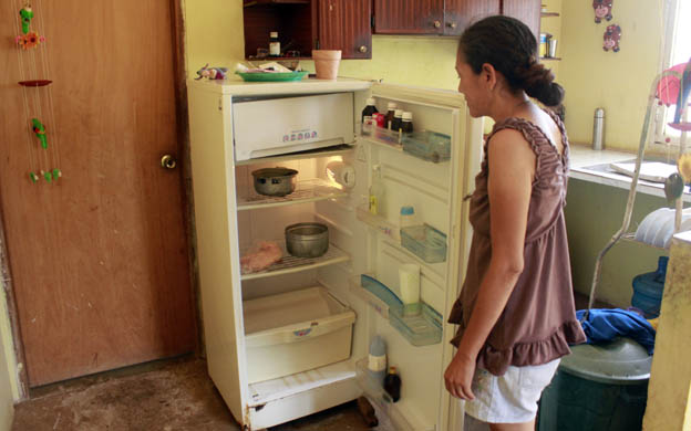 La necesidad y el hambre en barrio de Maracaibo