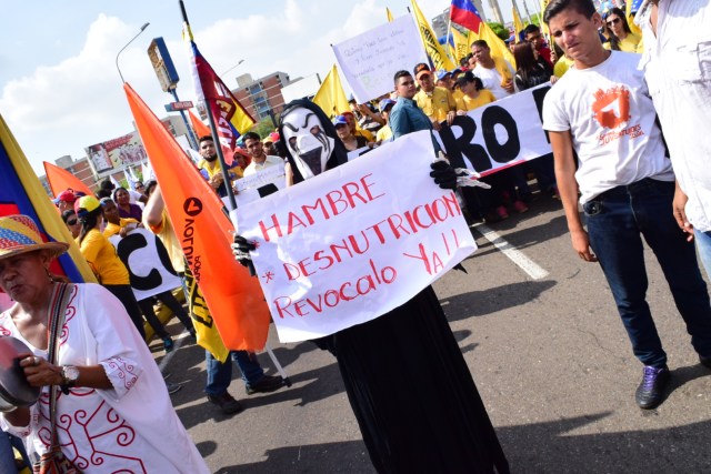 ZULIANOS MARCHAN AL CNE (3)