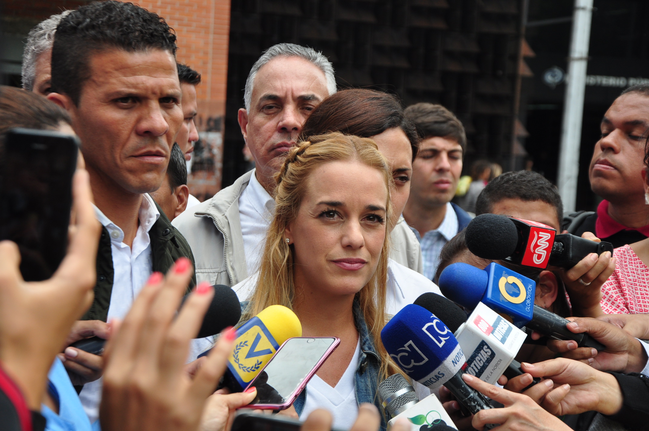 Tintori a la FGR: Dé la cara y diga que persecución a Smolansky es un abuso a los DDHH