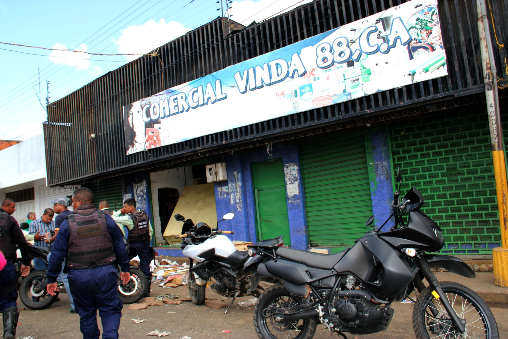 En Tumeremo aún respiran entre la escasez y los negocios saqueados