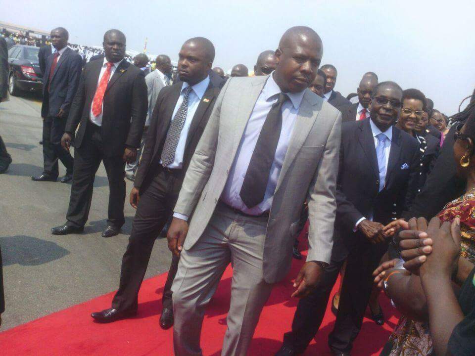 Mugabe en vuelo a Zambia. Luego a Venezuela y EE.UU.