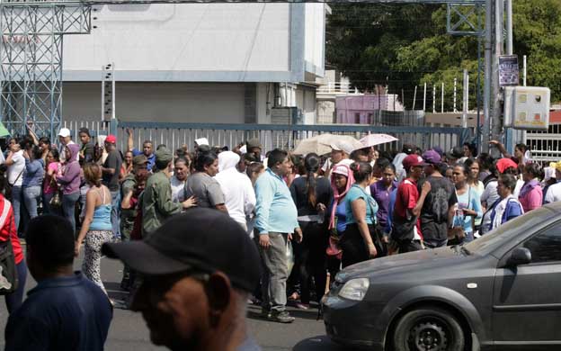 Reducen horario de venta de productos regulados en Maracaibo