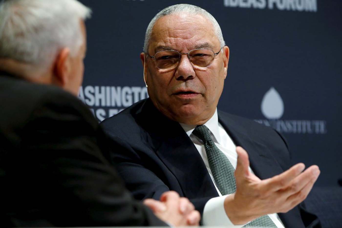 Trump es una vergüenza nacional y un paria internacional, según Colin Powell