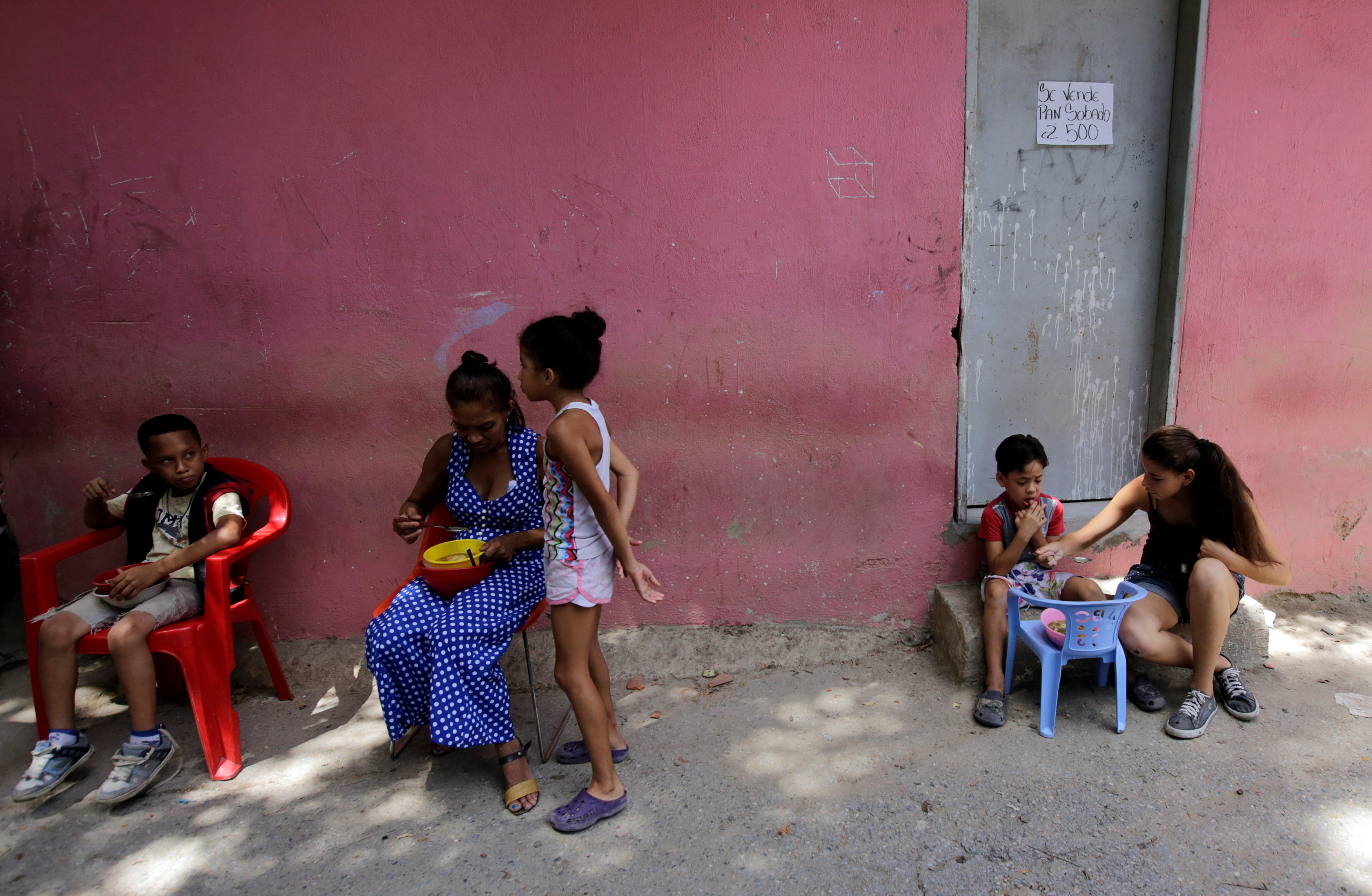 Especialistas plantean tres pasos para salir de la emergencia humanitaria en Venezuela