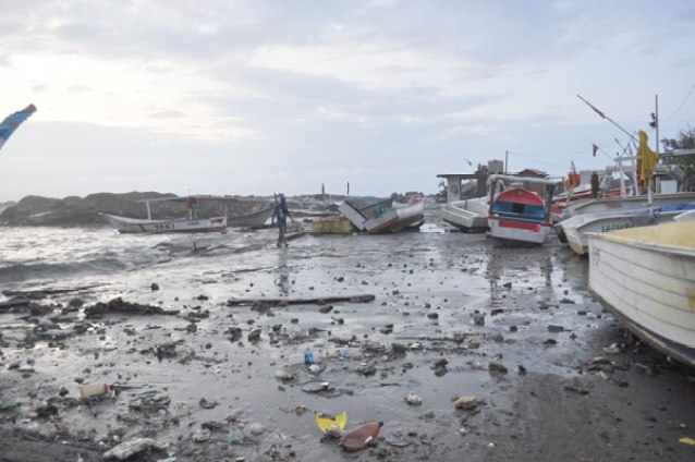 LLUVIAS-MARE-MUELLE-PEZ-ESPADA-0-FOTO-ANTONIO-DOMINGUEZ