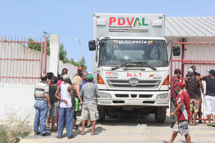 Castigan a los habitantes de Macuto por denunciar desvío de leche y harina de maíz