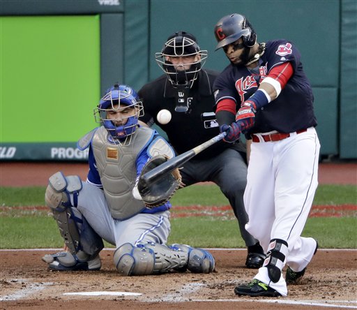 Cleveland amansa los bates de Azulejos y saca ventaja 2-0