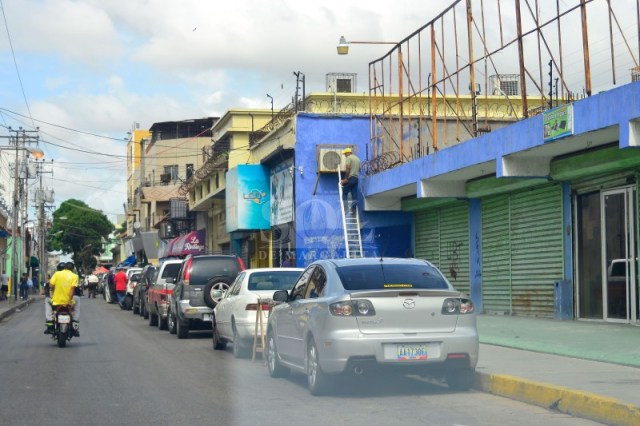 Cierre de comercio de puerto libre en la isla de Margarita genera desempleos, según lo confirmo Lorenzo Salazar, presidente de la Federación de Trabajadores del Estado Nueva Esparta (Fetraesparta). / Foto: JOSÉ RODRÍGUEZ