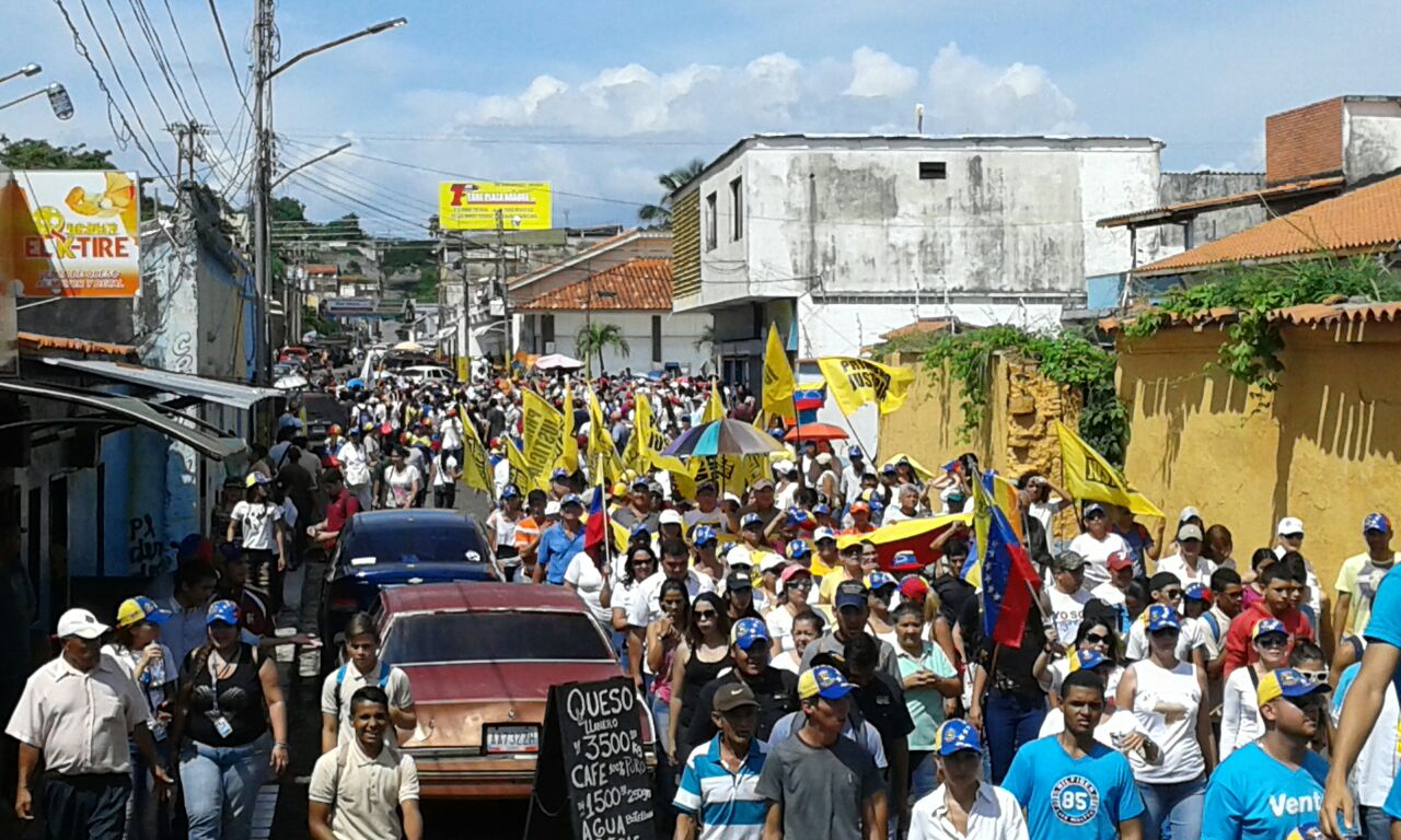 Inició la #TomaDeVenezuela en Acarigua este #26Oct 11:50 am (Fotos)