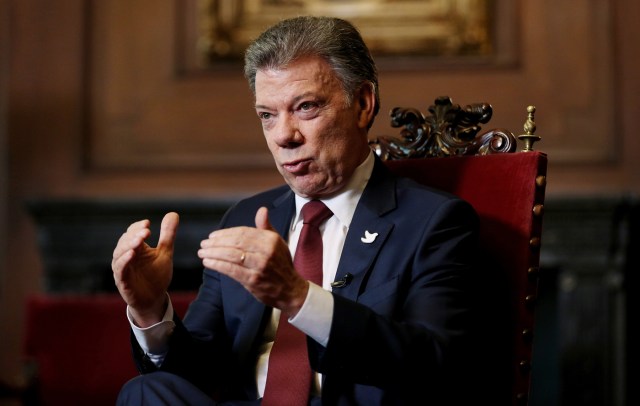 Juan Manuel Santos, ordenó a los negociadores en los diálogos de paz con las FARC regresar hoy de La Habana / Foto: EFE