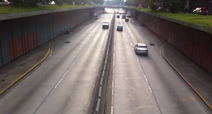 Avenida Libertador de Caracas más sola que la una 6:40am #ParoNacionalContraMaduro