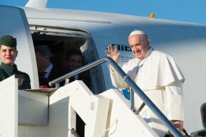 El Papa llegó a Suecia para asistir a actos conmemorativos de la Reforma