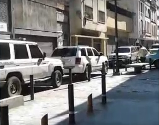 Varios muertos durante tiroteo en edificio cercano a la AN