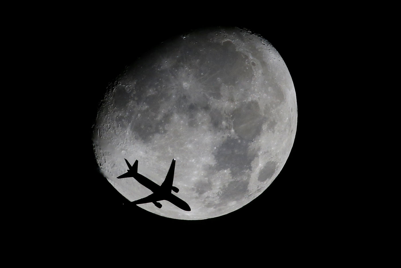 La superluna más grande en siete décadas dominará los cielos el lunes