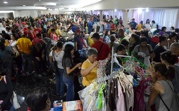 Marabinos venden sus corotos para comprar comida