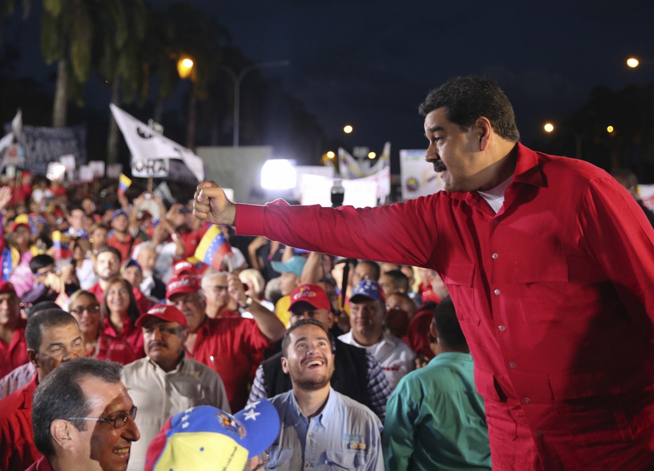 A Ricardo Sánchez se le bajaron las medias con el reloj chimbín de Nicolás (FOTOS)