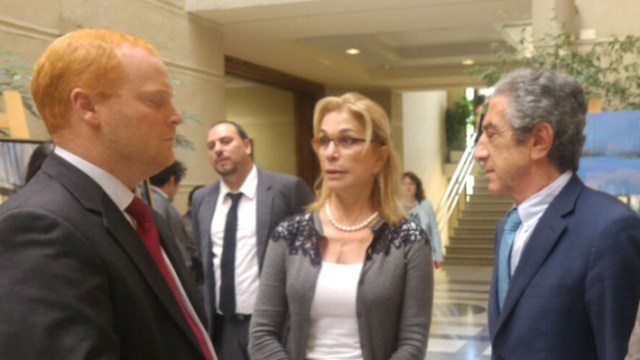 Ana Julia Jatar junto a los diputados Edwards y Tarud. / Emol